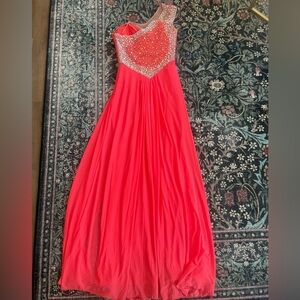 La femme size 4 prom dress